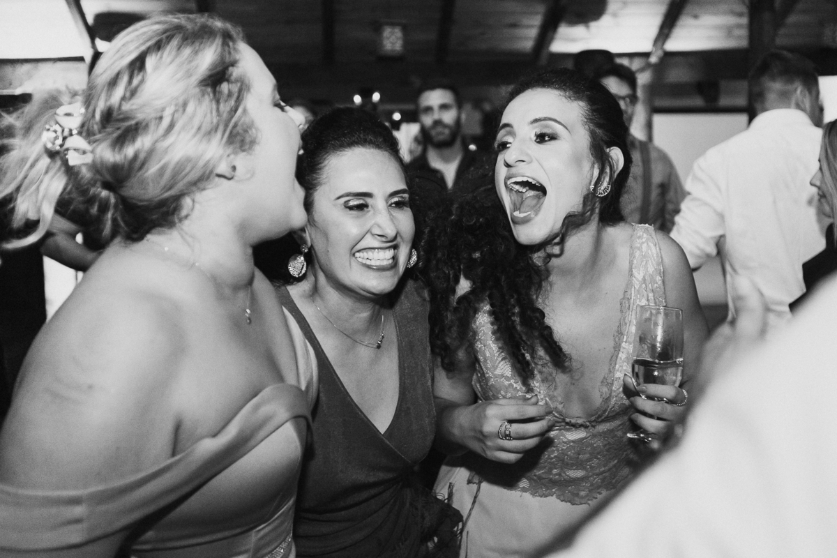 casamento, make de noiva, vestido de noiva, festa de casamento, fotografo de casamento, maquiagem de noiva, terno de noiva, festa de casamento, casamento por do sol, casamento na praia, buque, vestido de madrinha, fotos madrinhas 