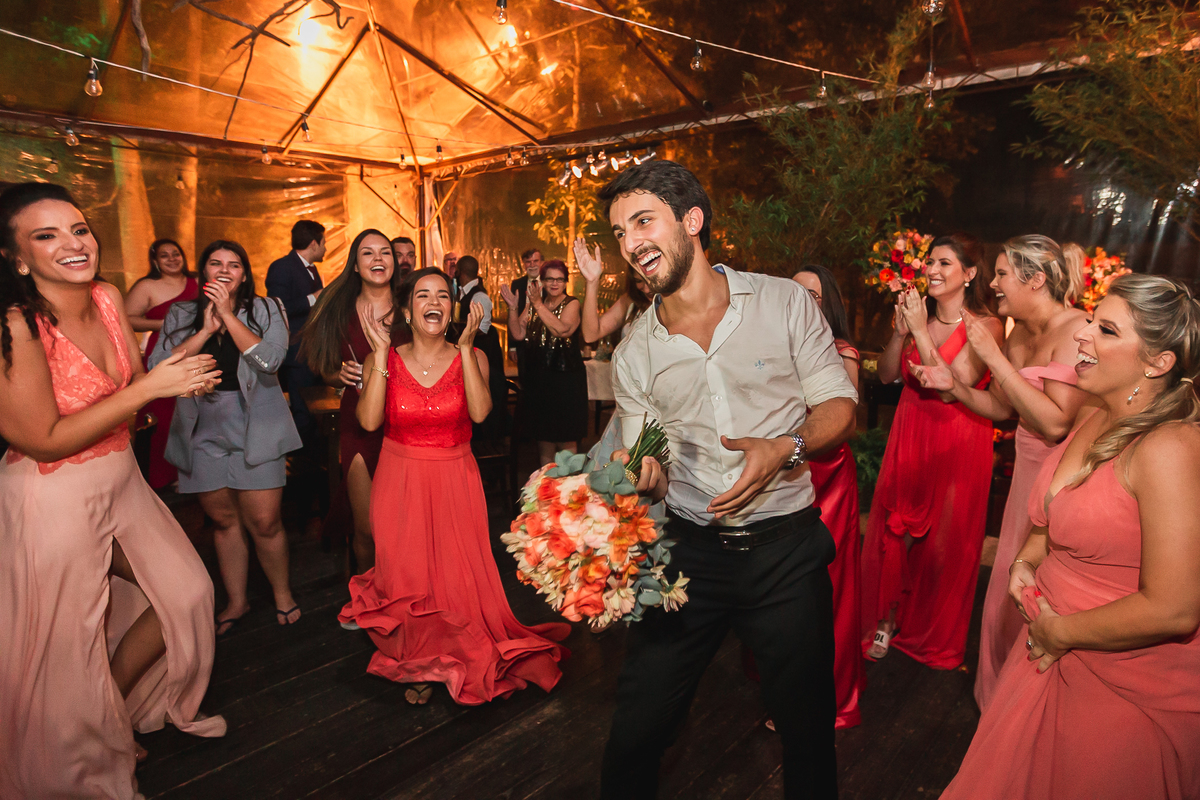 casamento, make de noiva, vestido de noiva, festa de casamento, fotografo de casamento, maquiagem de noiva, terno de noiva, festa de casamento, casamento por do sol, casamento na praia, buque, vestido de madrinha, fotos madrinhas 