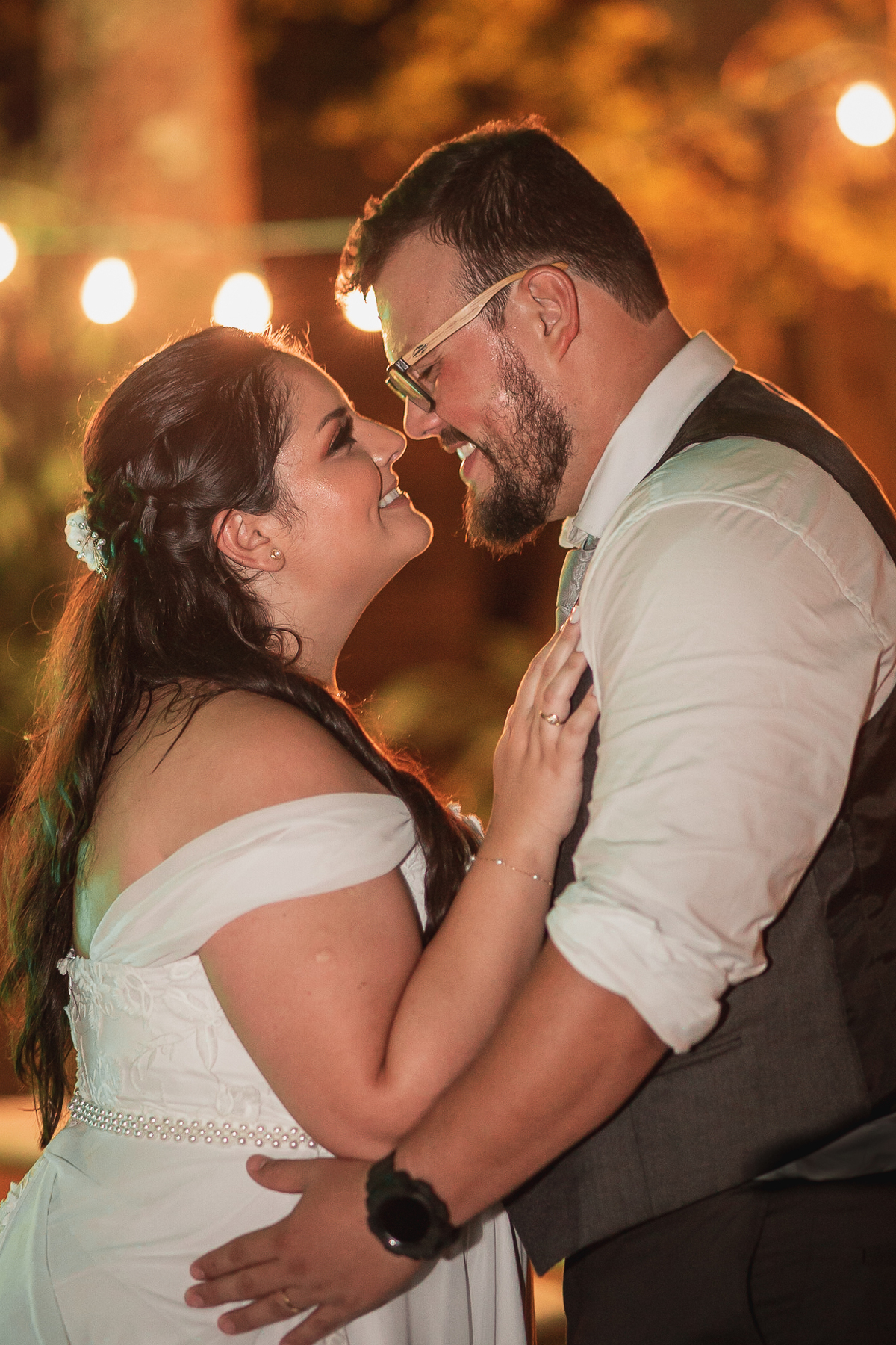 casamento, make de noiva, vestido de noiva, festa de casamento, fotografo de casamento, maquiagem de noiva, terno de noiva, festa de casamento, casamento por do sol, casamento na praia, buque, vestido de madrinha, fotos madrinhas 