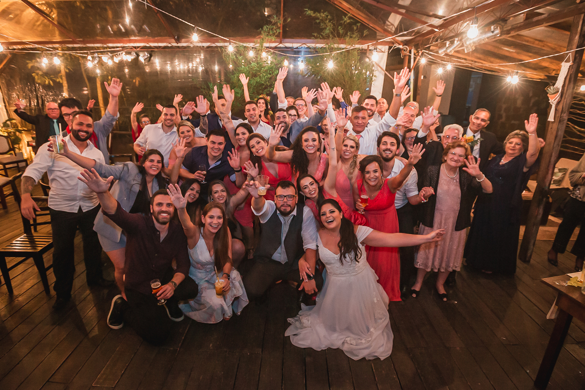 casamento, make de noiva, vestido de noiva, festa de casamento, fotografo de casamento, maquiagem de noiva, terno de noiva, festa de casamento, casamento por do sol, casamento na praia, buque, vestido de madrinha, fotos madrinhas 