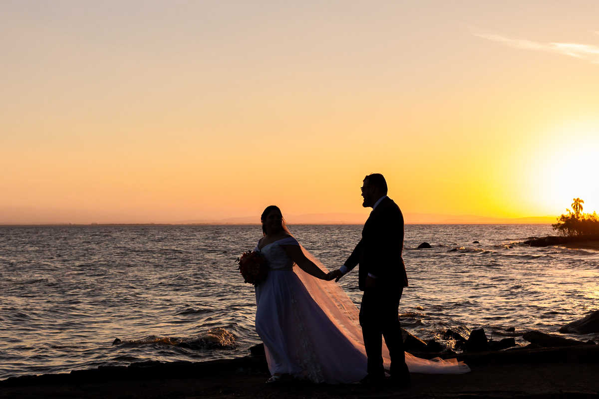 casamento, make de noiva, vestido de noiva, festa de casamento, fotografo de casamento, maquiagem de noiva, terno de noiva, festa de casamento, casamento por do sol, casamento na praia, buque, vestido de madrinha, fotos madrinhas 