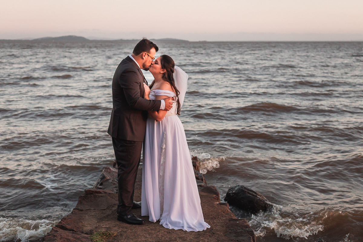 casamento, make de noiva, vestido de noiva, festa de casamento, fotografo de casamento, maquiagem de noiva, terno de noiva, festa de casamento, casamento por do sol, casamento na praia, buque, vestido de madrinha, fotos madrinhas 