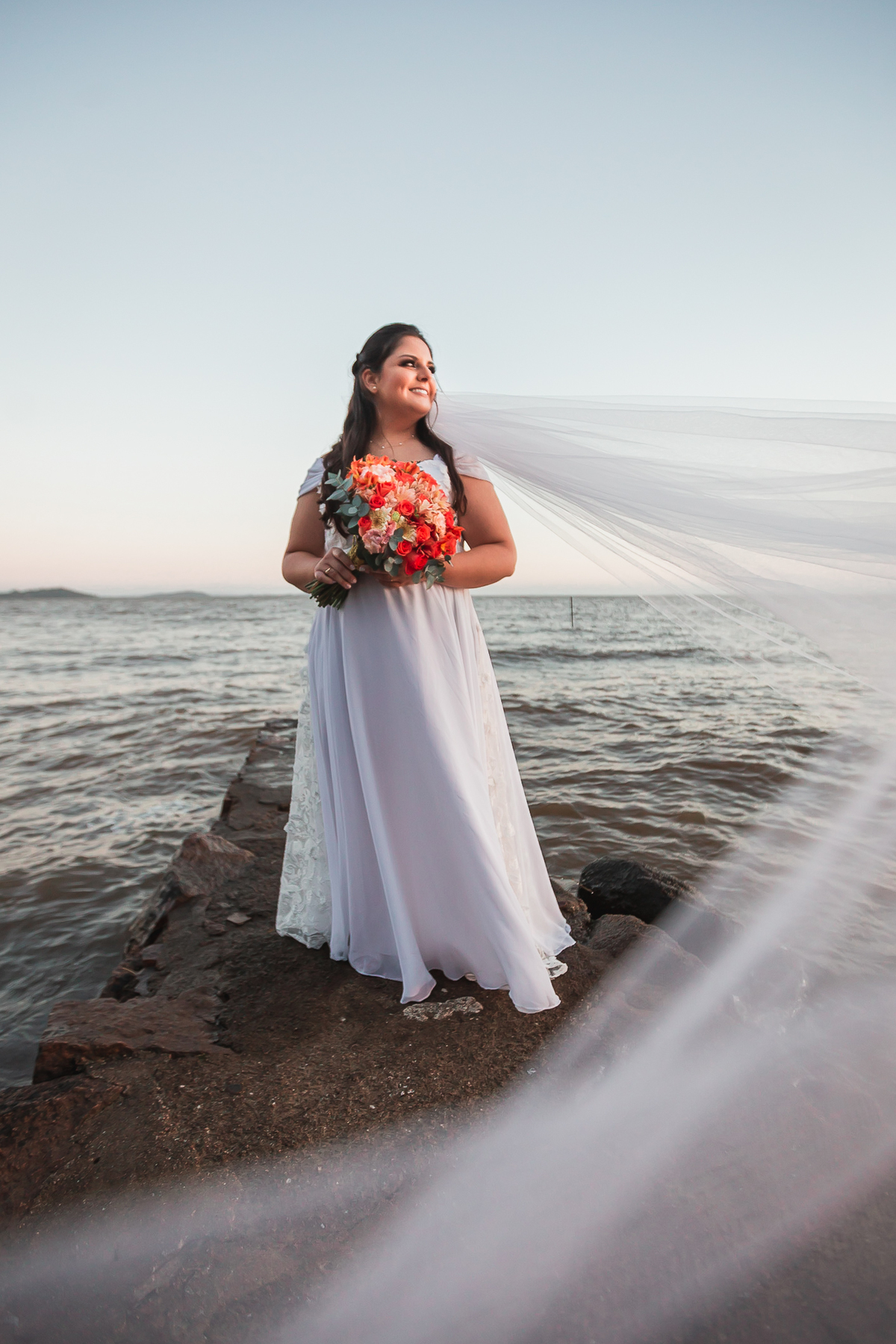 casamento, make de noiva, vestido de noiva, festa de casamento, fotografo de casamento, maquiagem de noiva, terno de noiva, festa de casamento, casamento por do sol, casamento na praia, buque, vestido de madrinha, fotos madrinhas 