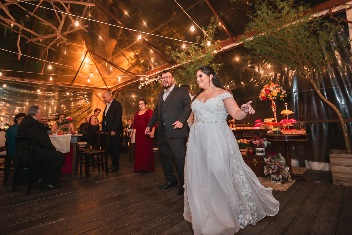 casamento, make de noiva, vestido de noiva, festa de casamento, fotografo de casamento, maquiagem de noiva, terno de noiva, festa de casamento, casamento por do sol, casamento na praia, buque, vestido de madrinha, fotos madrinhas 