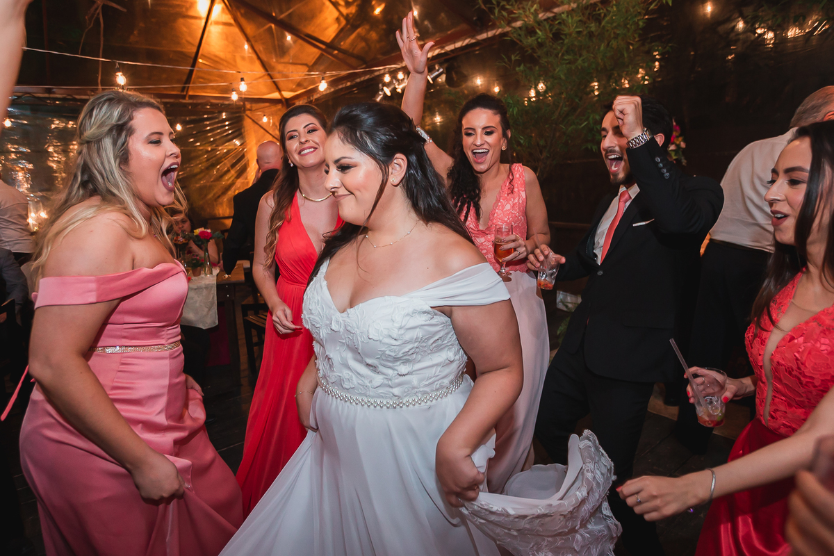 casamento, make de noiva, vestido de noiva, festa de casamento, fotografo de casamento, maquiagem de noiva, terno de noiva, festa de casamento, casamento por do sol, casamento na praia, buque, vestido de madrinha, fotos madrinhas 