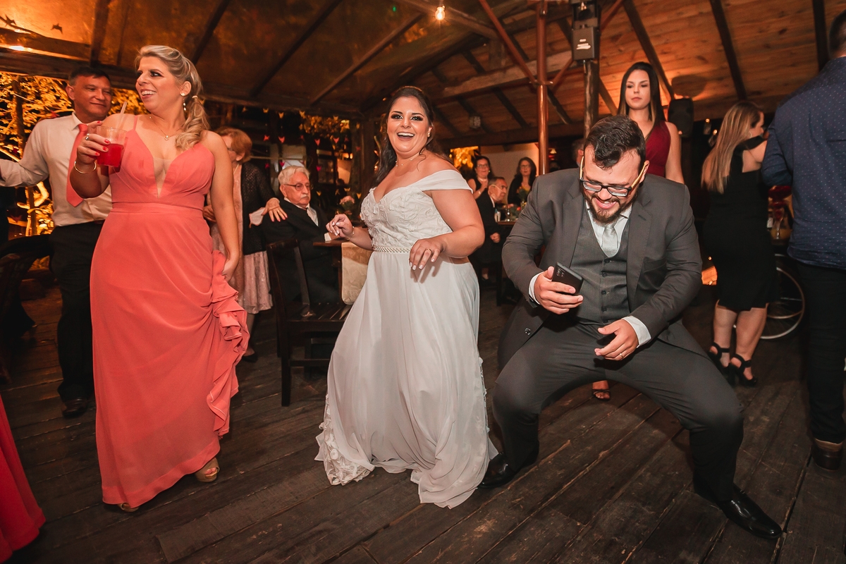 casamento, make de noiva, vestido de noiva, festa de casamento, fotografo de casamento, maquiagem de noiva, terno de noiva, festa de casamento, casamento por do sol, casamento na praia, buque, vestido de madrinha, fotos madrinhas 