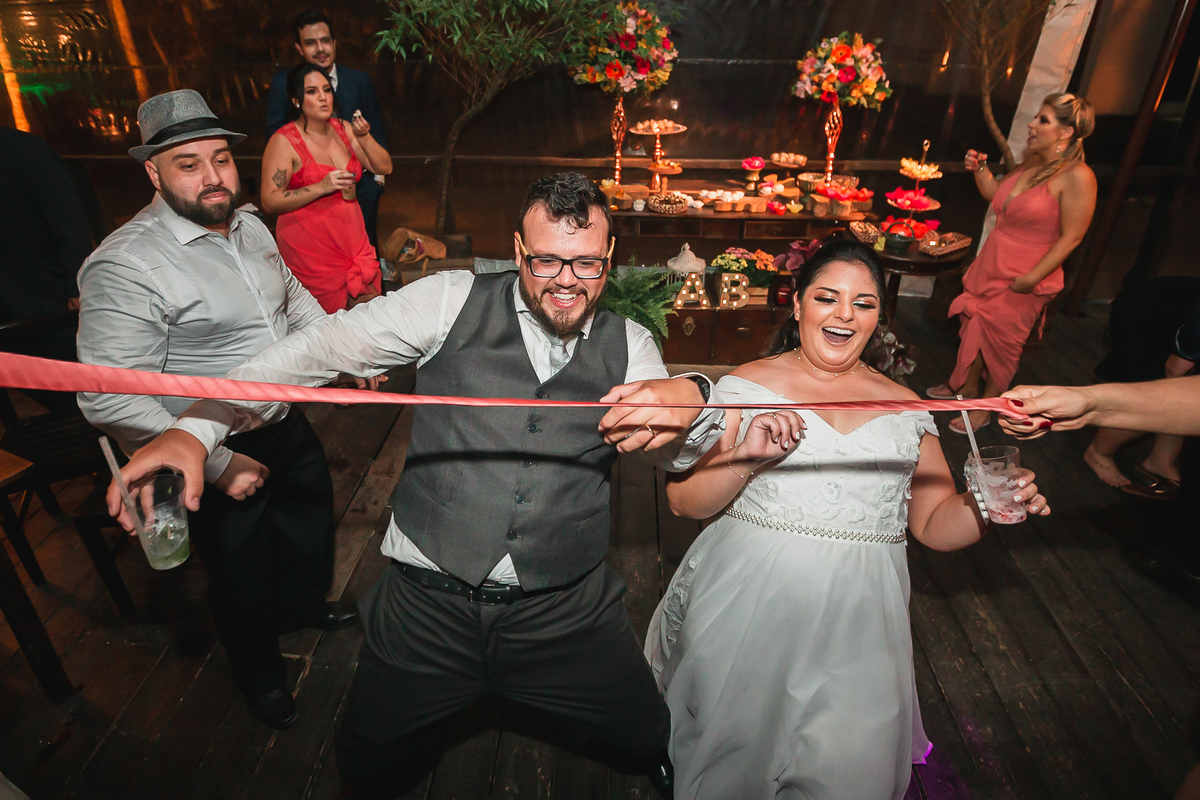 casamento, make de noiva, vestido de noiva, festa de casamento, fotografo de casamento, maquiagem de noiva, terno de noiva, festa de casamento, casamento por do sol, casamento na praia, buque, vestido de madrinha, fotos madrinhas 