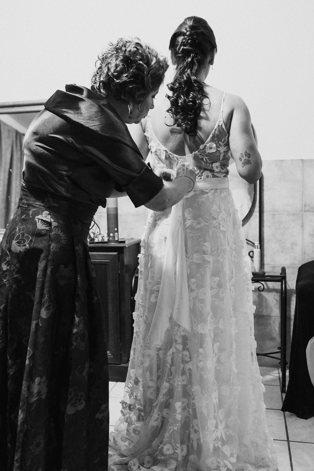 vestido de noiva, casamento no campo, festa de casamento, sapato de noivo, decoração de casamento, fotografo de casamento, fotografo, casamento, vestido de madrinhas, casamento por do sol, casamento ao ar livre