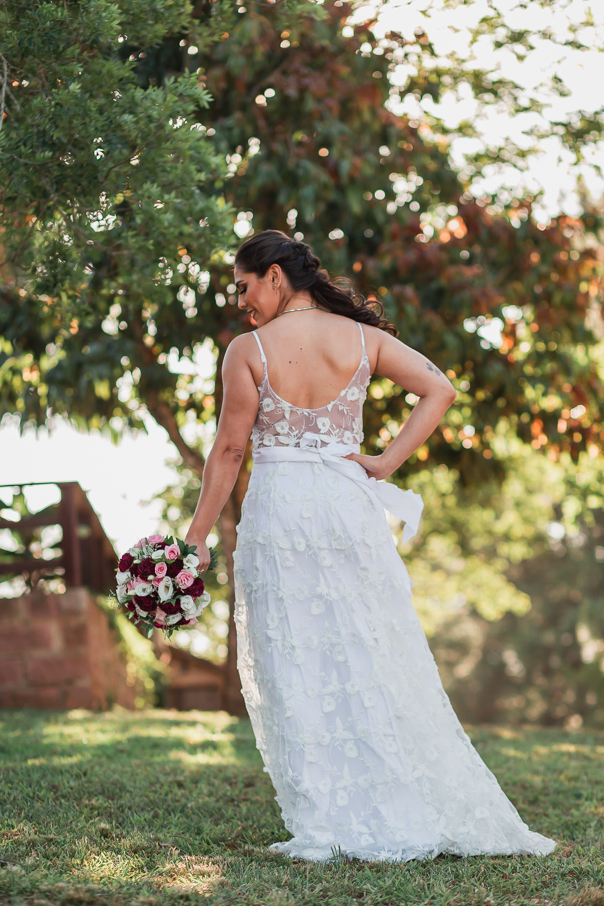 vestido de noiva, casamento no campo, festa de casamento, sapato de noivo, decoração de casamento, fotografo de casamento, fotografo, casamento, vestido de madrinhas, casamento por do sol, casamento ao ar livre