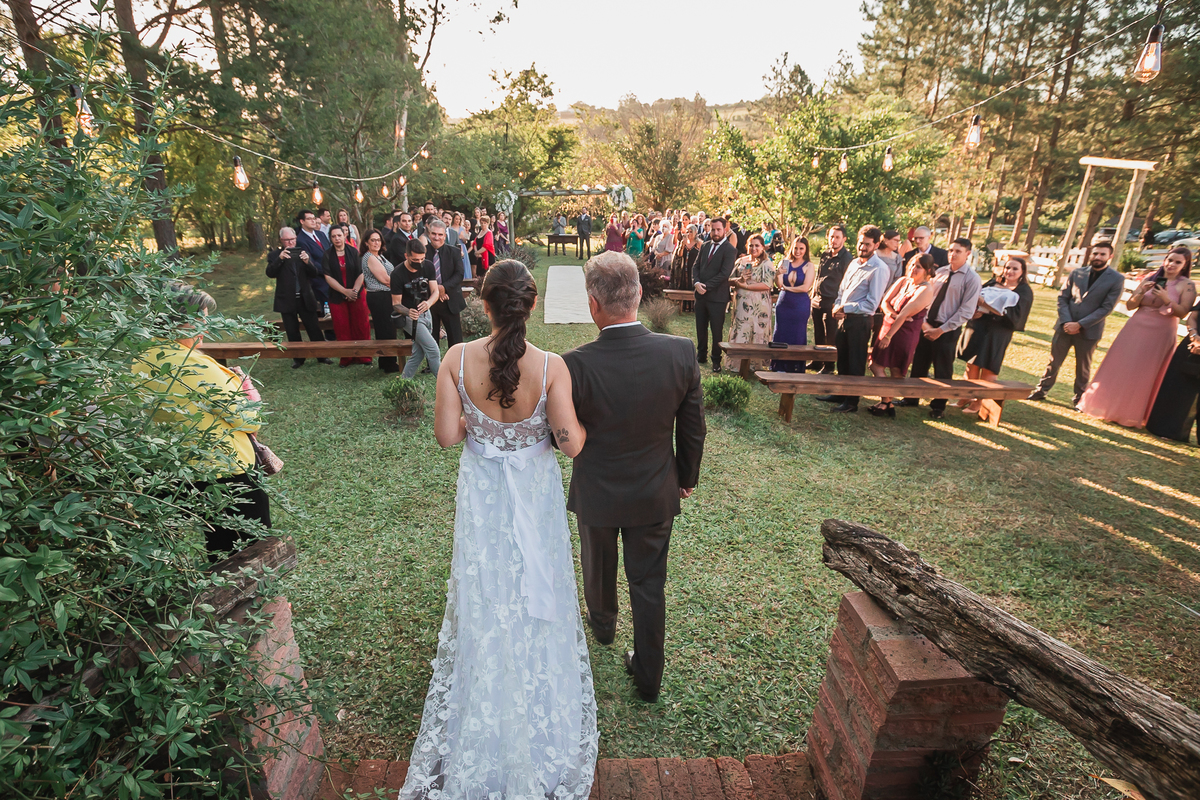 vestido de noiva, casamento no campo, festa de casamento, sapato de noivo, decoração de casamento, fotografo de casamento, fotografo, casamento, vestido de madrinhas, casamento por do sol, casamento ao ar livre
