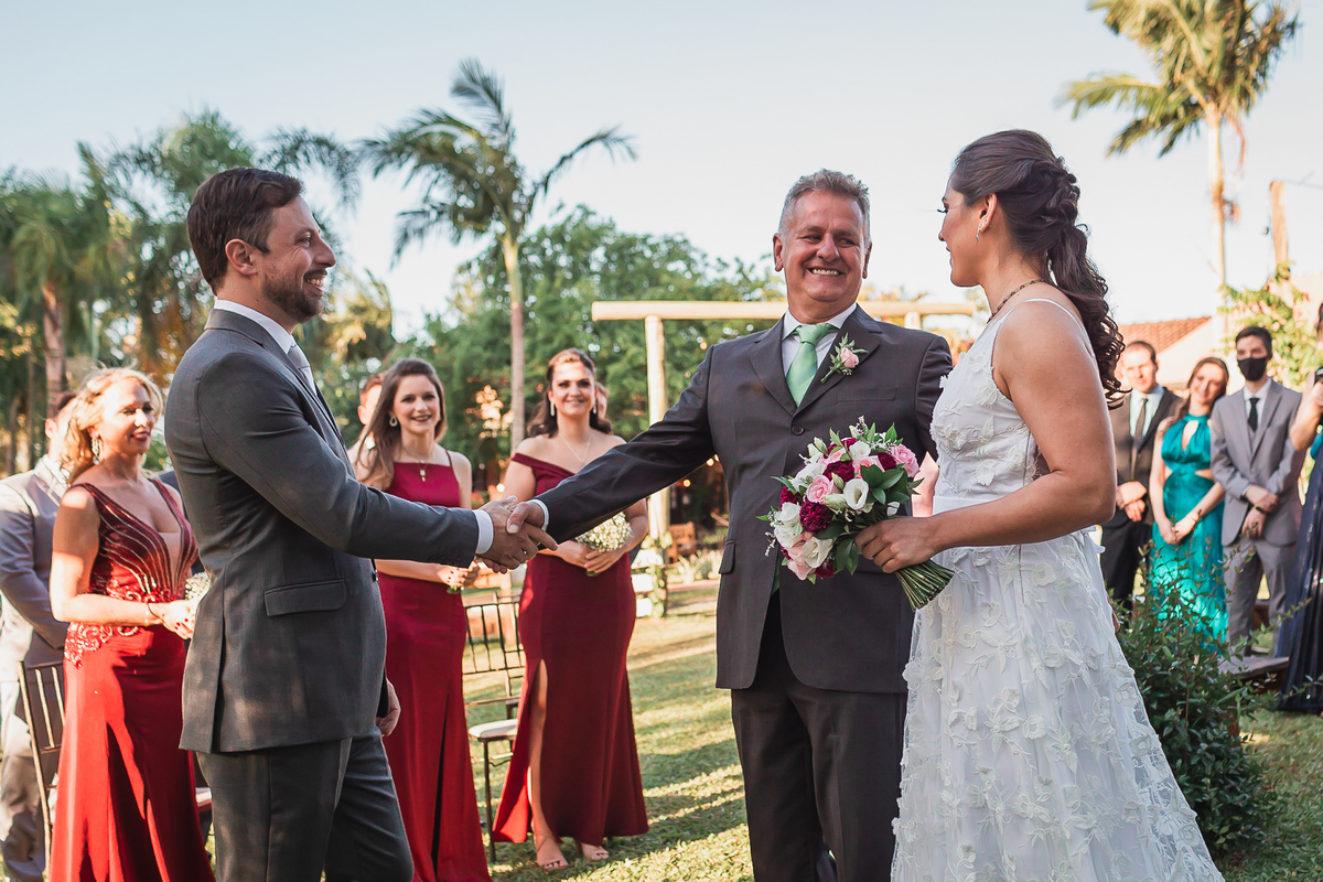 vestido de noiva, casamento no campo, festa de casamento, sapato de noivo, decoração de casamento, fotografo de casamento, fotografo, casamento, vestido de madrinhas, casamento por do sol, casamento ao ar livre