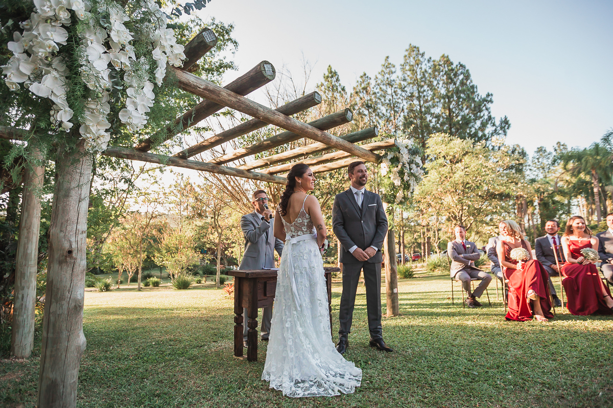 vestido de noiva, casamento no campo, festa de casamento, sapato de noivo, decoração de casamento, fotografo de casamento, fotografo, casamento, vestido de madrinhas, casamento por do sol, casamento ao ar livre