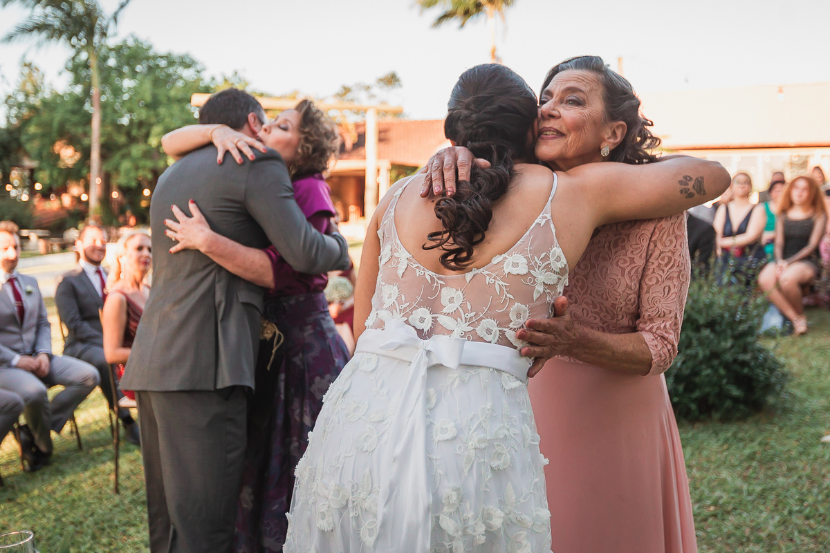 vestido de noiva, casamento no campo, festa de casamento, sapato de noivo, decoração de casamento, fotografo de casamento, fotografo, casamento, vestido de madrinhas, casamento por do sol, casamento ao ar livre