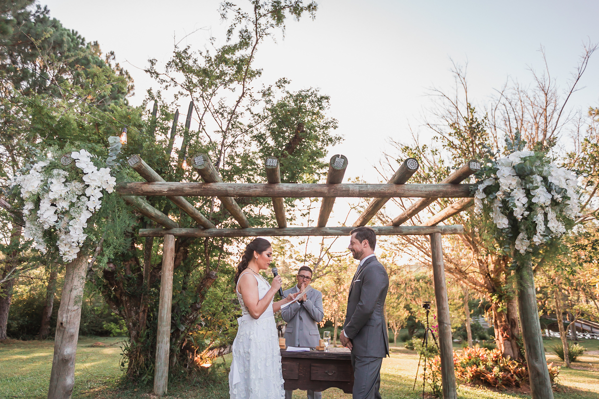 vestido de noiva, casamento no campo, festa de casamento, sapato de noivo, decoração de casamento, fotografo de casamento, fotografo, casamento, vestido de madrinhas, casamento por do sol, casamento ao ar livre