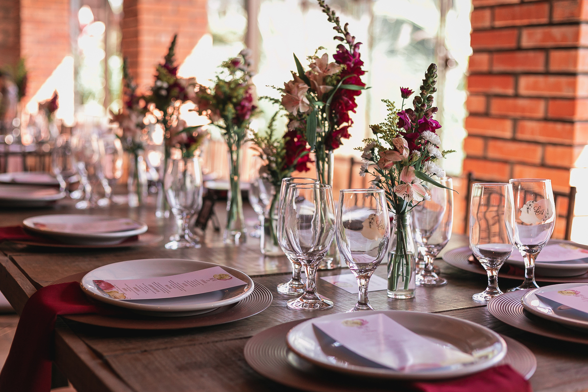 vestido de noiva, casamento no campo, festa de casamento, sapato de noivo, decoração de casamento, fotografo de casamento, fotografo, casamento, vestido de madrinhas, casamento por do sol, casamento ao ar livre