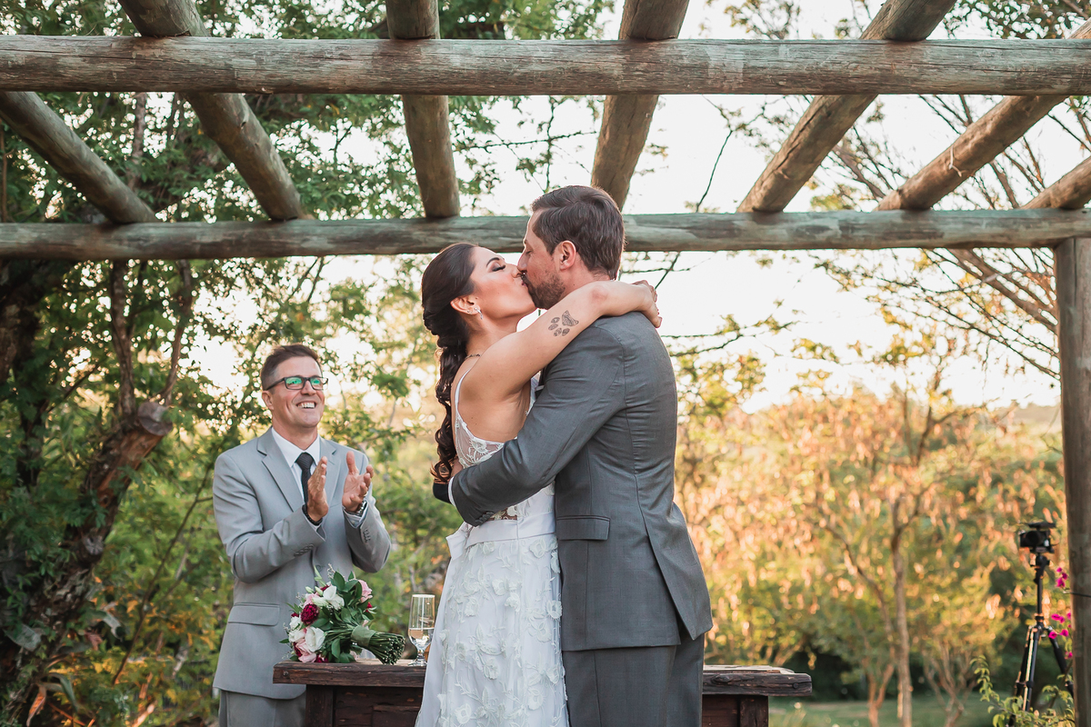 vestido de noiva, casamento no campo, festa de casamento, sapato de noivo, decoração de casamento, fotografo de casamento, fotografo, casamento, vestido de madrinhas, casamento por do sol, casamento ao ar livre