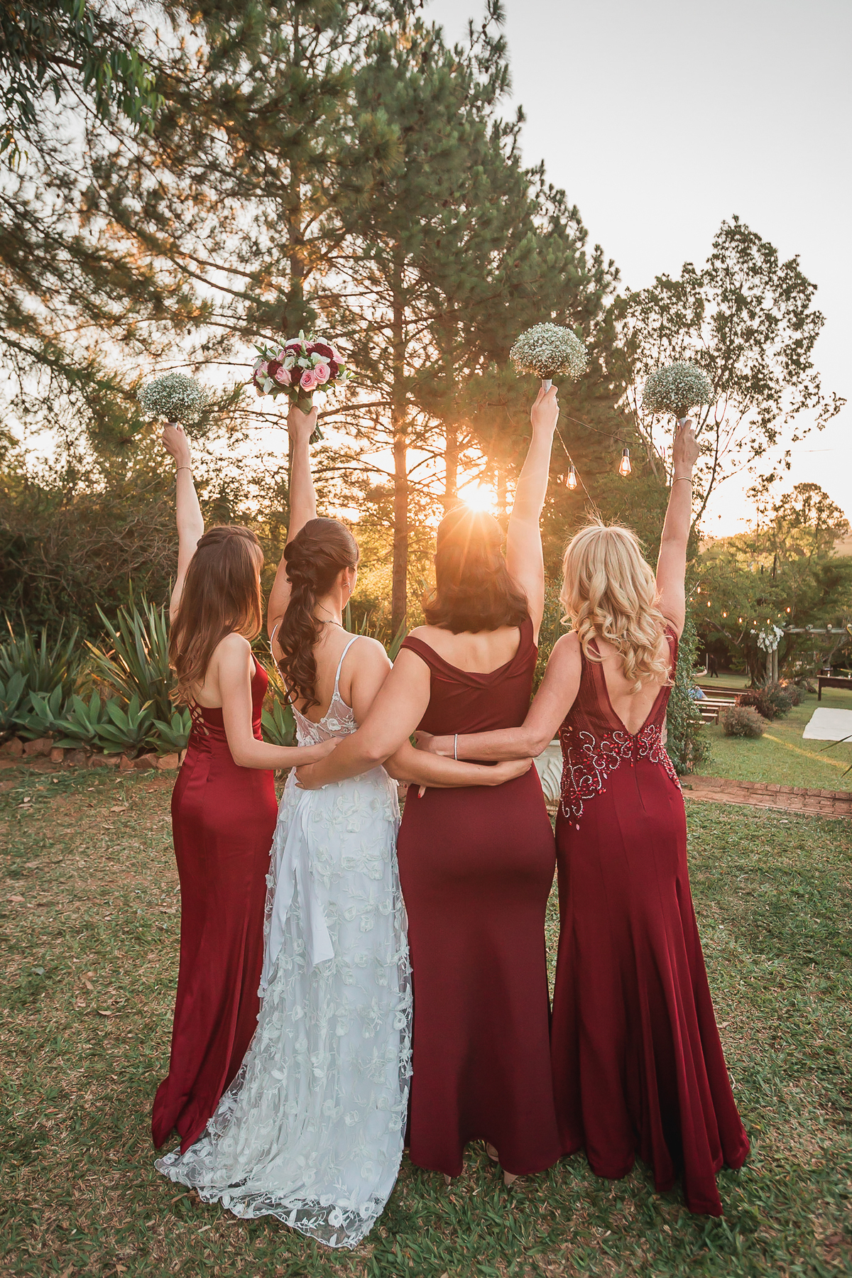 vestido de noiva, casamento no campo, festa de casamento, sapato de noivo, decoração de casamento, fotografo de casamento, fotografo, casamento, vestido de madrinhas, casamento por do sol, casamento ao ar livre