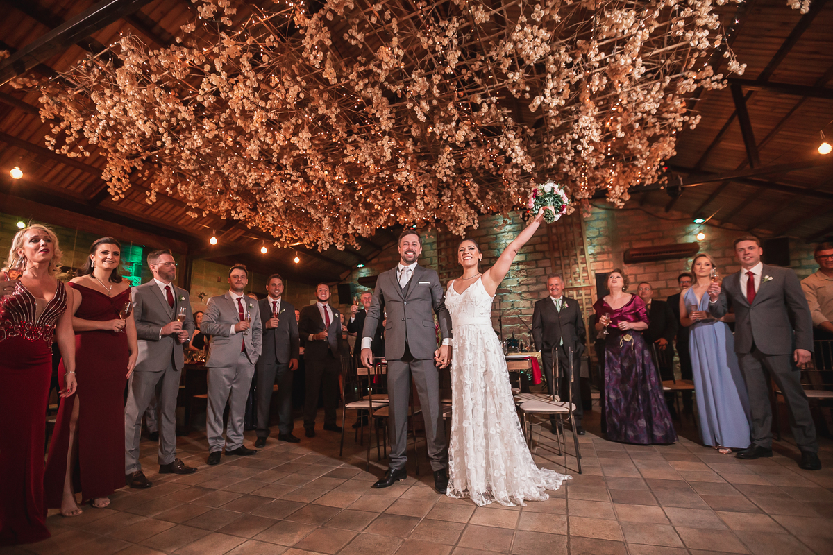 vestido de noiva, casamento no campo, festa de casamento, sapato de noivo, decoração de casamento, fotografo de casamento, fotografo, casamento, vestido de madrinhas, casamento por do sol, casamento ao ar livre