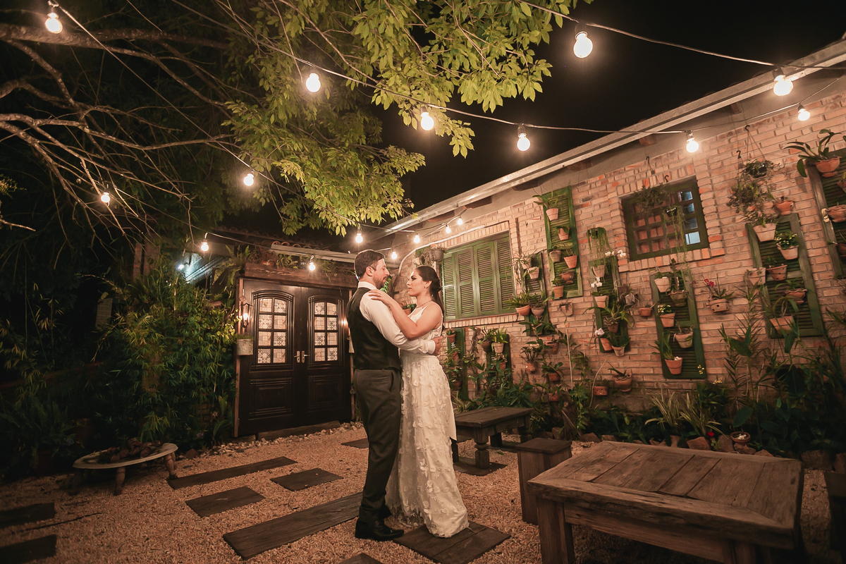 vestido de noiva, casamento no campo, festa de casamento, sapato de noivo, decoração de casamento, fotografo de casamento, fotografo, casamento, vestido de madrinhas, casamento por do sol, casamento ao ar livre