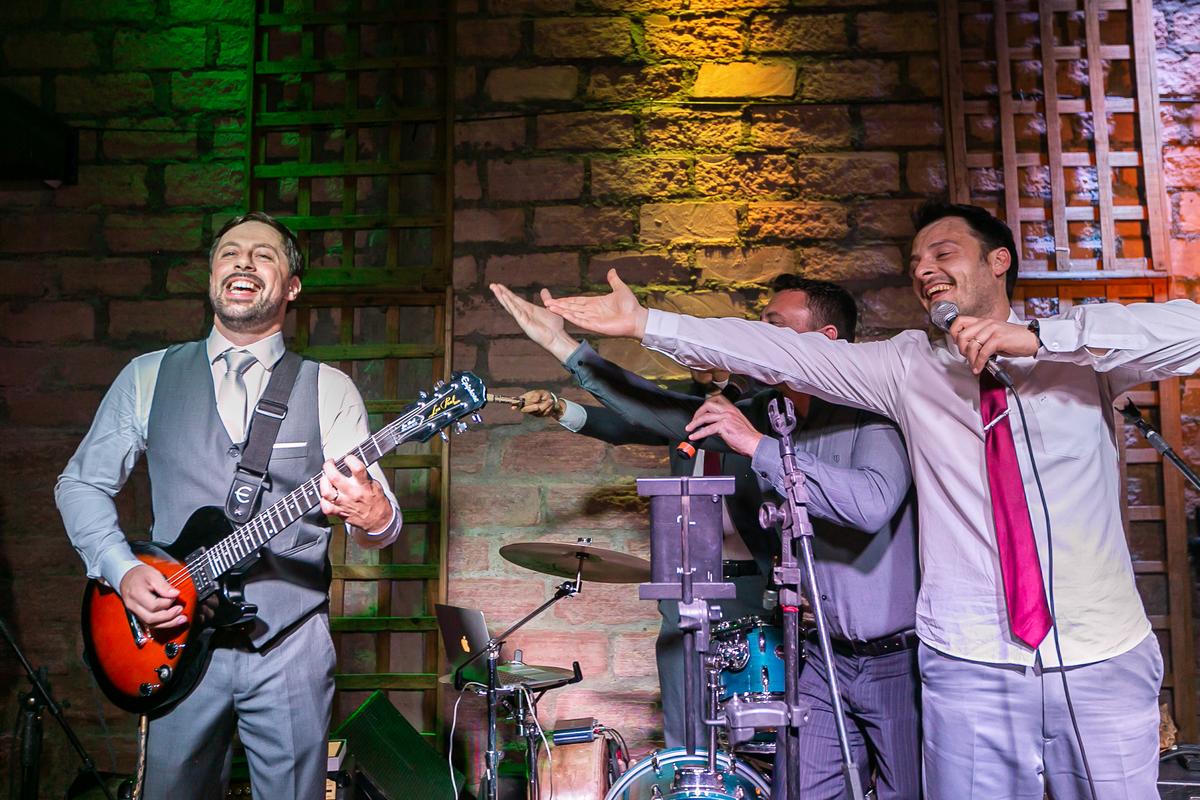 vestido de noiva, casamento no campo, festa de casamento, sapato de noivo, decoração de casamento, fotografo de casamento, fotografo, casamento, vestido de madrinhas, casamento por do sol, casamento ao ar livre