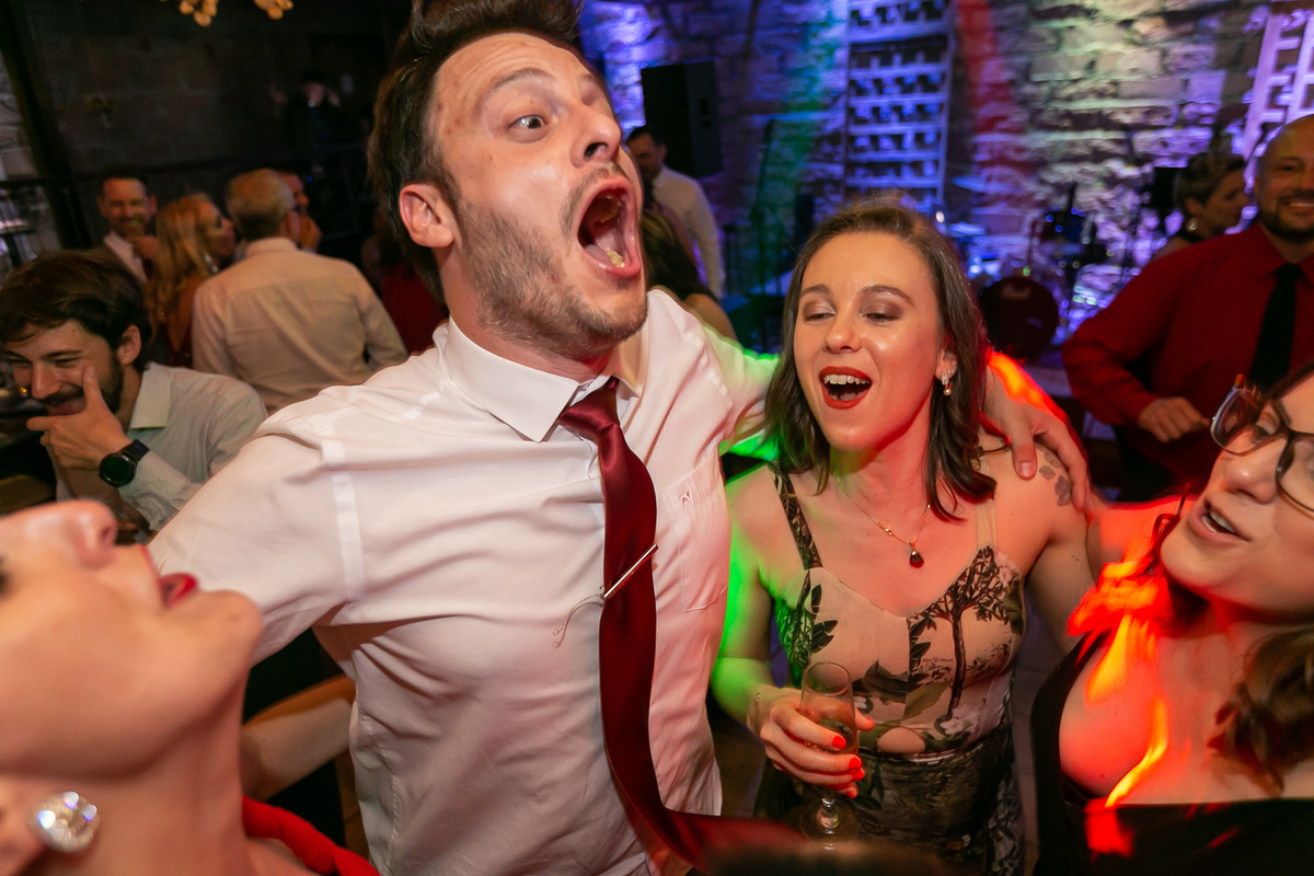 vestido de noiva, casamento no campo, festa de casamento, sapato de noivo, decoração de casamento, fotografo de casamento, fotografo, casamento, vestido de madrinhas, casamento por do sol, casamento ao ar livre