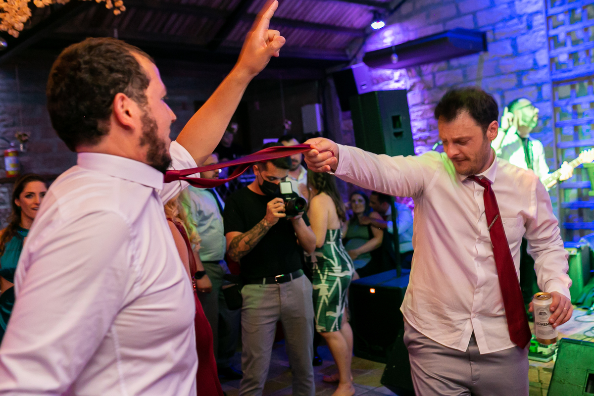 vestido de noiva, casamento no campo, festa de casamento, sapato de noivo, decoração de casamento, fotografo de casamento, fotografo, casamento, vestido de madrinhas, casamento por do sol, casamento ao ar livre