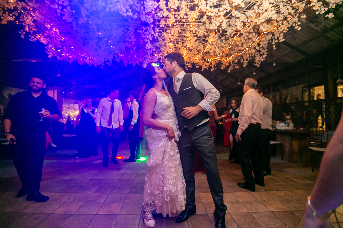 vestido de noiva, casamento no campo, festa de casamento, sapato de noivo, decoração de casamento, fotografo de casamento, fotografo, casamento, vestido de madrinhas, casamento por do sol, casamento ao ar livre