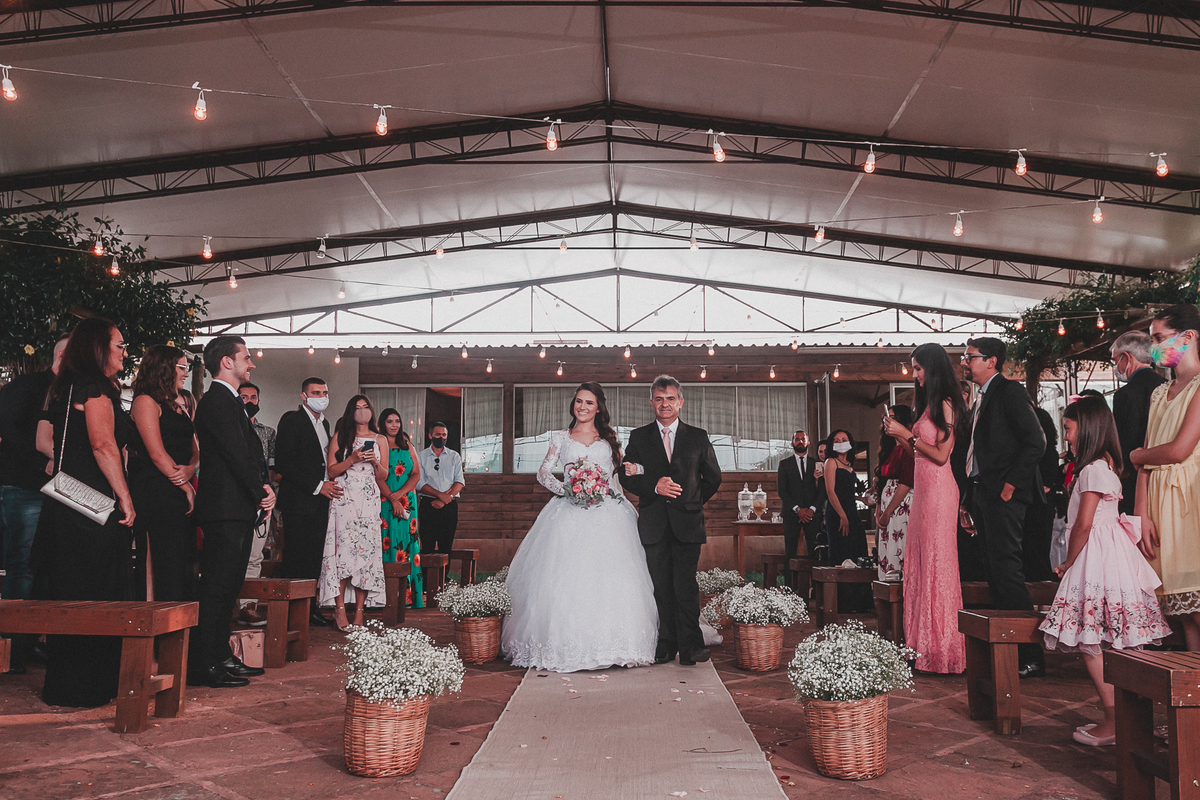 casamento no campo, ensaio fotografico, wedding, fotografo de casamento, vestido de noiva, festa, buque de noiva, casamento por do sol, pre wedding, madrinhas, padrinhos