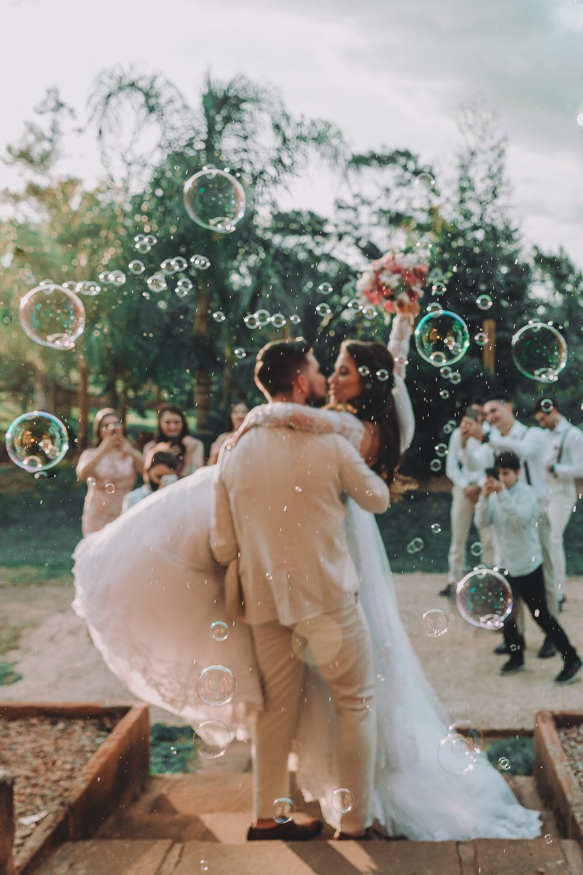 casamento no campo, ensaio fotografico, wedding, fotografo de casamento, vestido de noiva, festa, buque de noiva, casamento por do sol, pre wedding, madrinhas, padrinhos