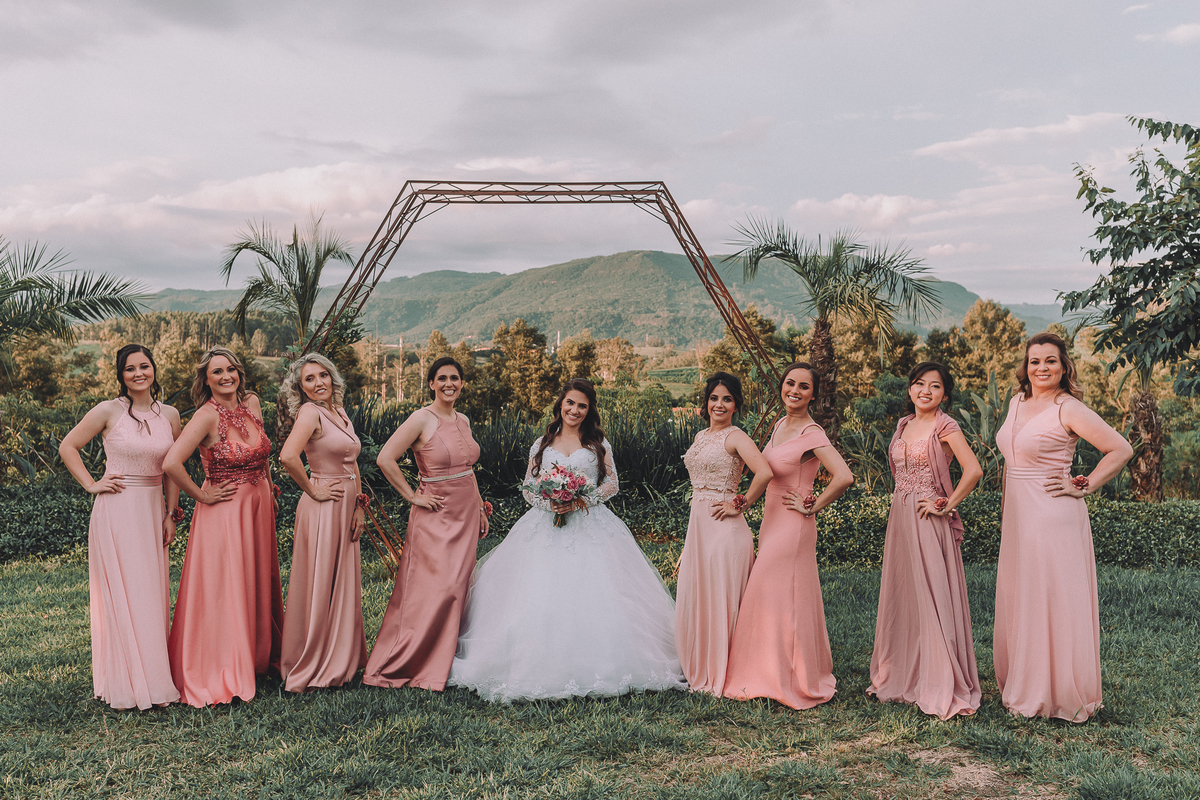 casamento no campo, ensaio fotografico, wedding, fotografo de casamento, vestido de noiva, festa, buque de noiva, casamento por do sol, pre wedding, madrinhas, padrinhos