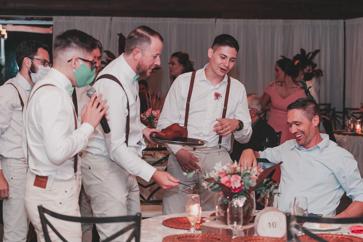 casamento no campo, ensaio fotografico, wedding, fotografo de casamento, vestido de noiva, festa, buque de noiva, casamento por do sol, pre wedding, madrinhas, padrinhos