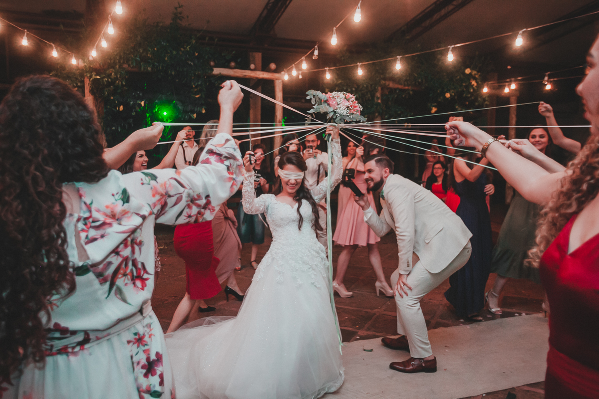 casamento no campo, ensaio fotografico, wedding, fotografo de casamento, vestido de noiva, festa, buque de noiva, casamento por do sol, pre wedding, madrinhas, padrinhos