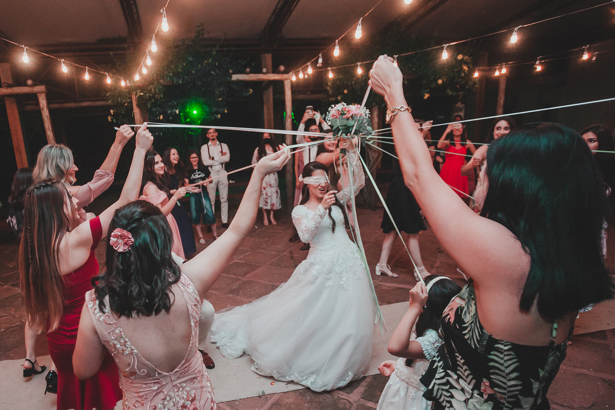 casamento no campo, ensaio fotografico, wedding, fotografo de casamento, vestido de noiva, festa, buque de noiva, casamento por do sol, pre wedding, madrinhas, padrinhos