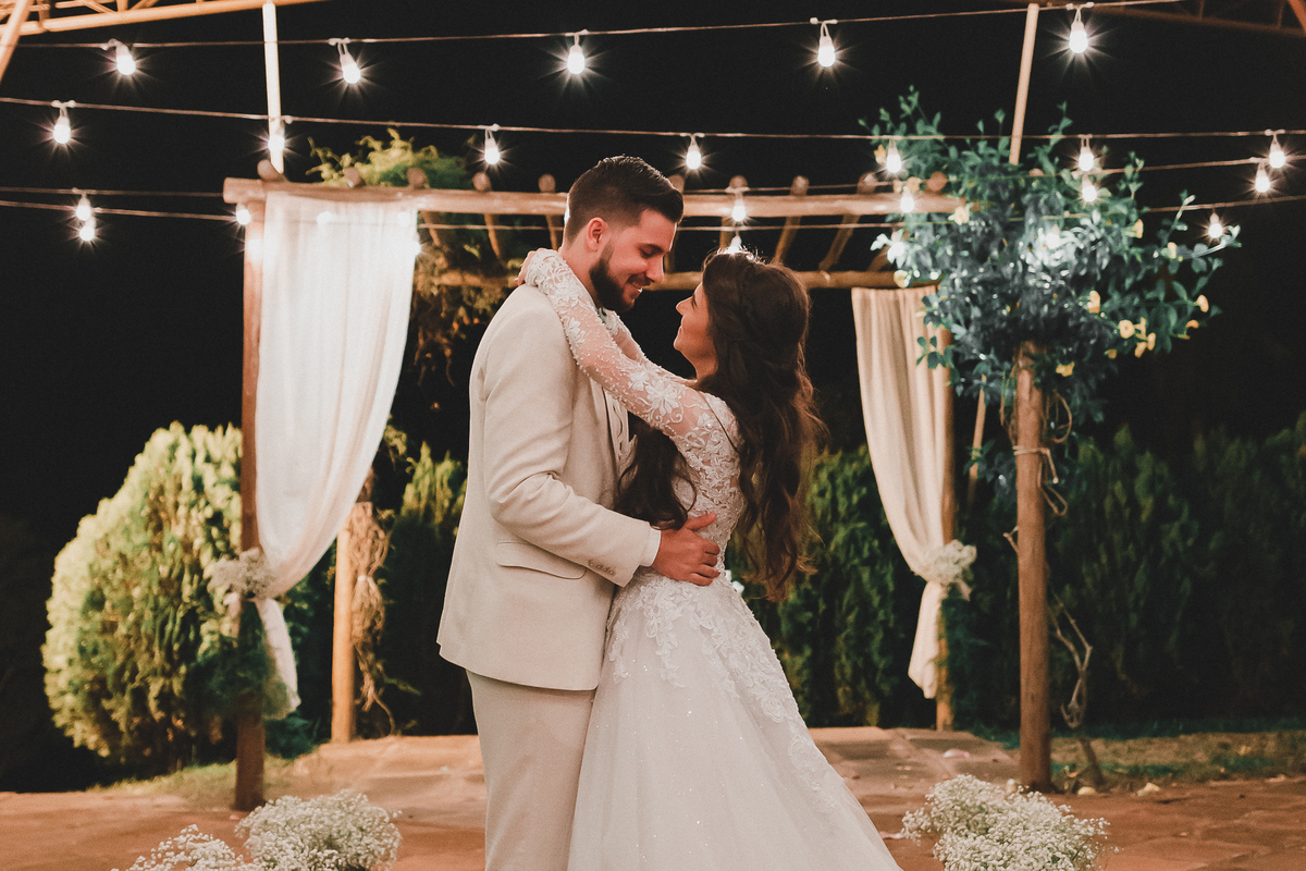 casamento no campo, ensaio fotografico, wedding, fotografo de casamento, vestido de noiva, festa, buque de noiva, casamento por do sol, pre wedding, madrinhas, padrinhos