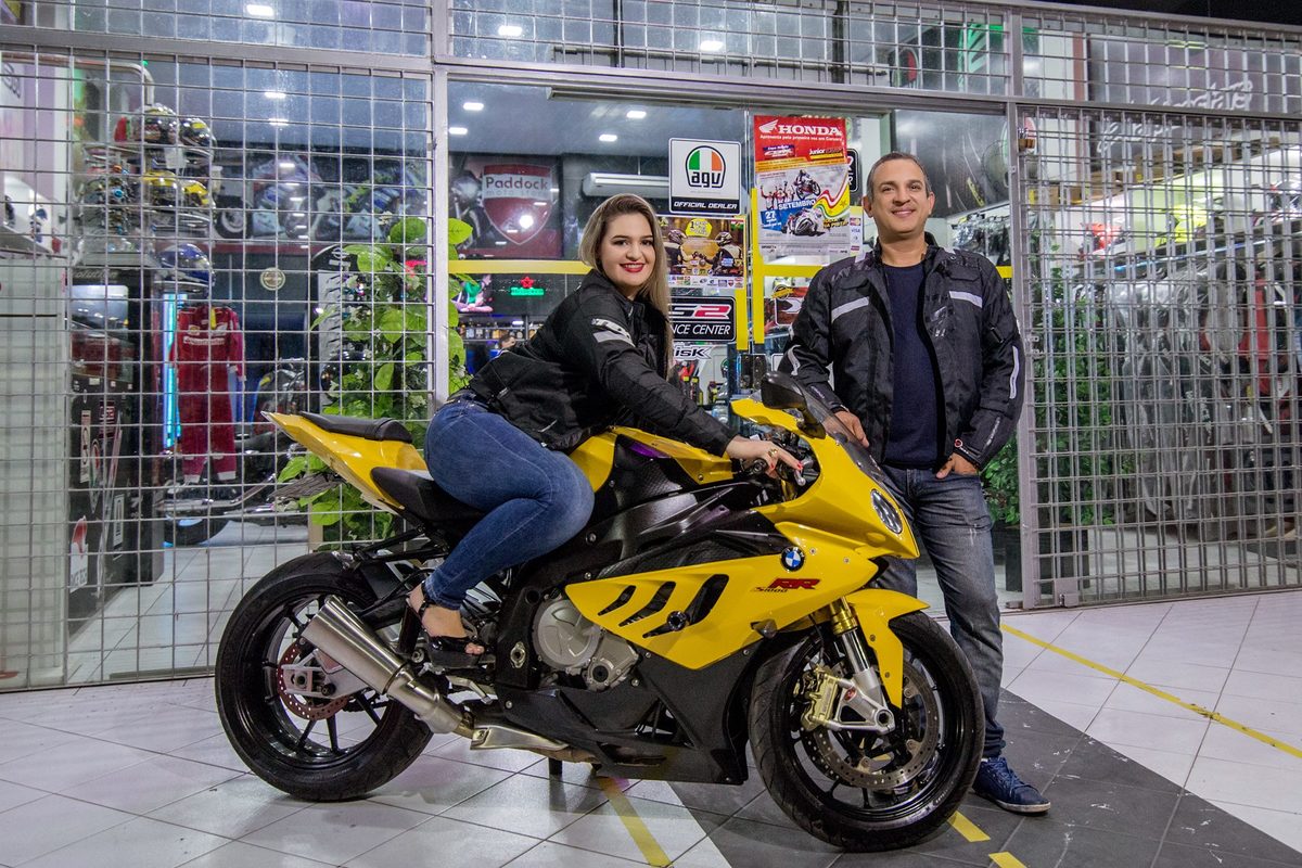 fotografia-fotografia de casal- fotografia de motocicleta-fotografia de motociclista-moto esportiva-fotografo de caruaru