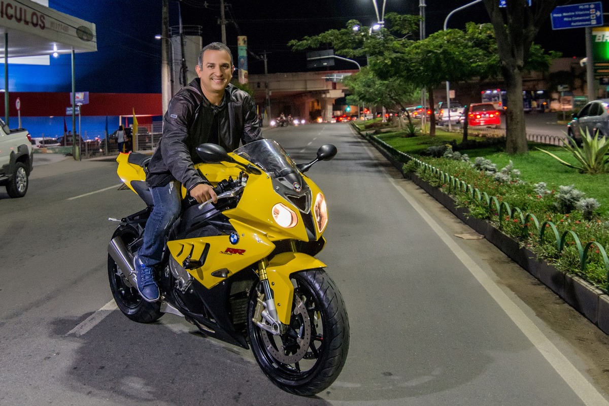 fotografia-fotografia de casal- fotografia de motocicleta-fotografia de motociclista-moto esportiva-fotografo de caruaru