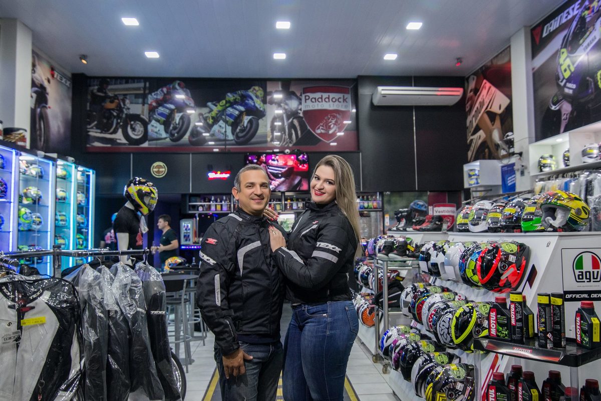 fotografia-fotografia de casal- fotografia de motocicleta-fotografia de motociclista-moto esportiva