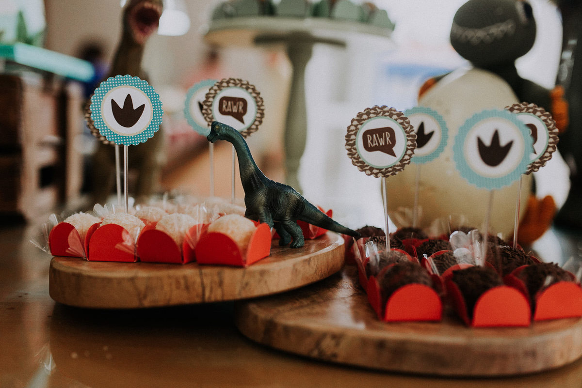 tema festa dinossauro