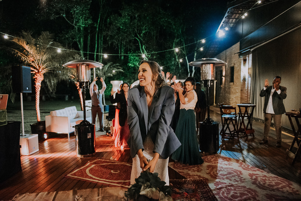 jogando o bouquet da noiva