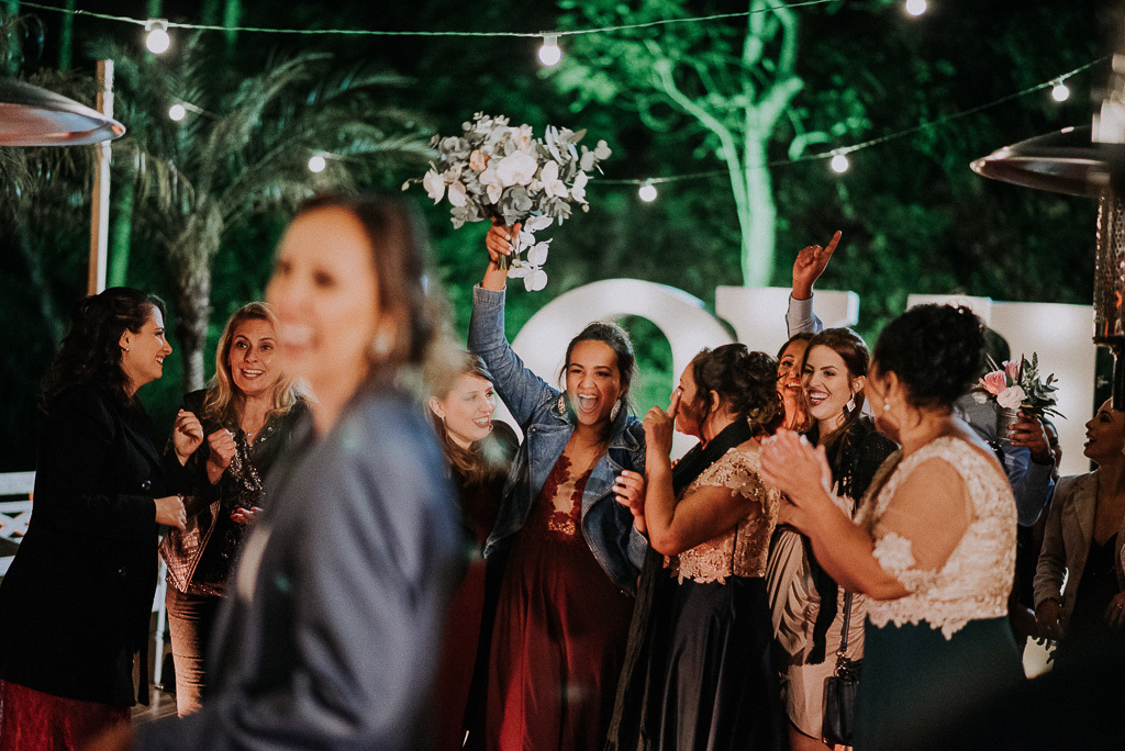 jogando o bouquet da noiva