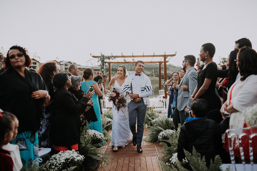 saída dos noivos casamento