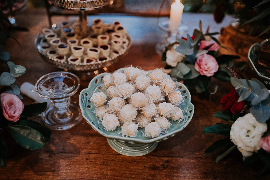 decoração mesa do bolo 