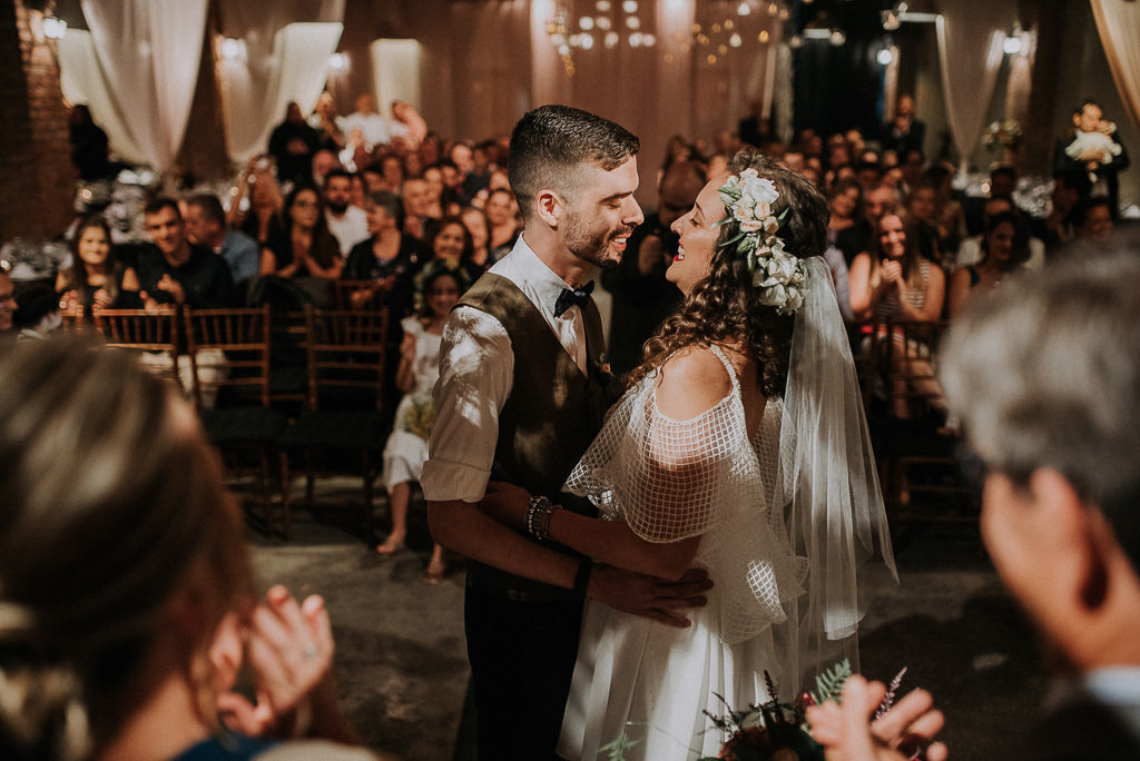 hora do beijo casamento