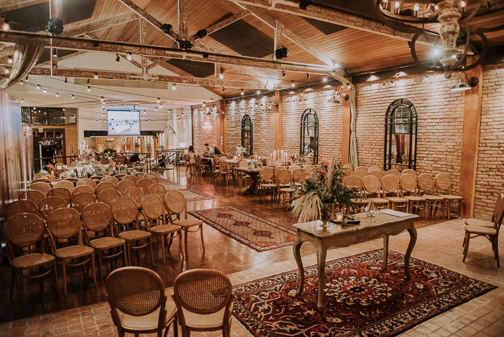 casando no celeiro quintal