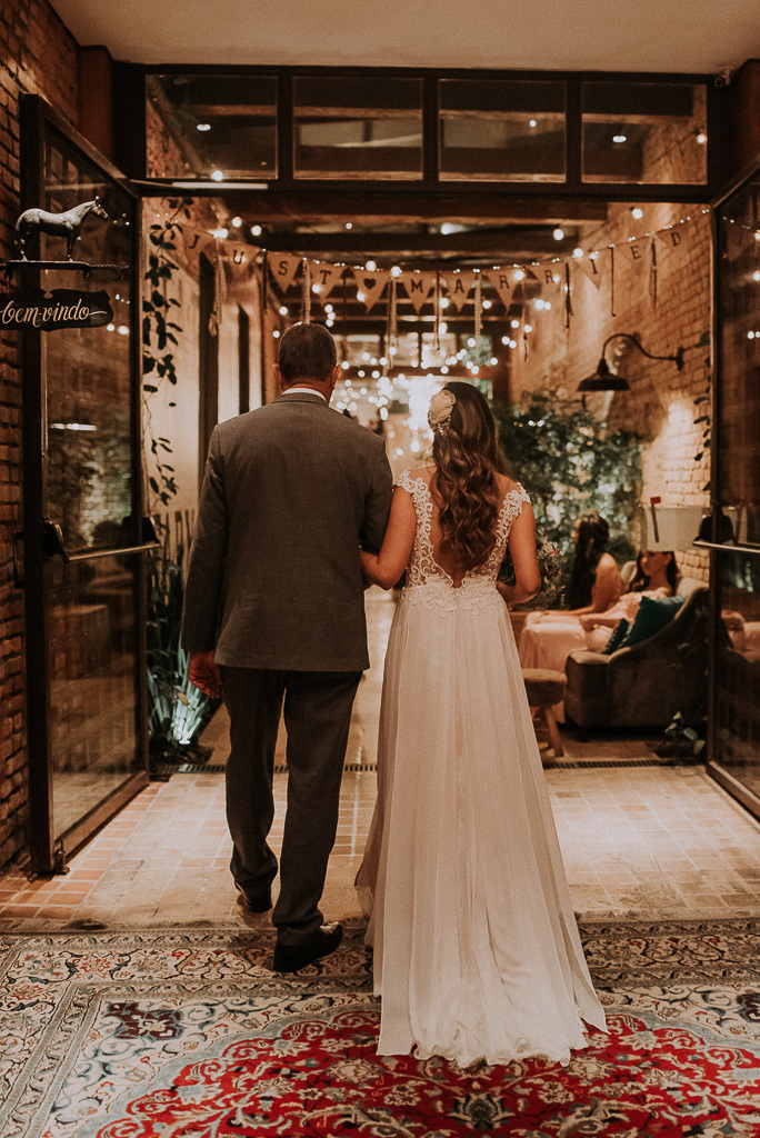 casando no celeiro quintal