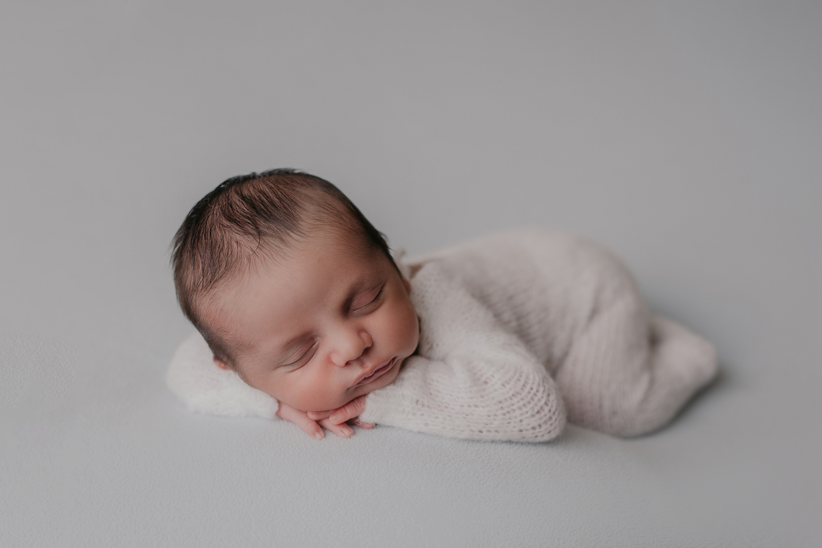 newborn-fotos-são-~joão-del-rei-estudio-recem-nascido
