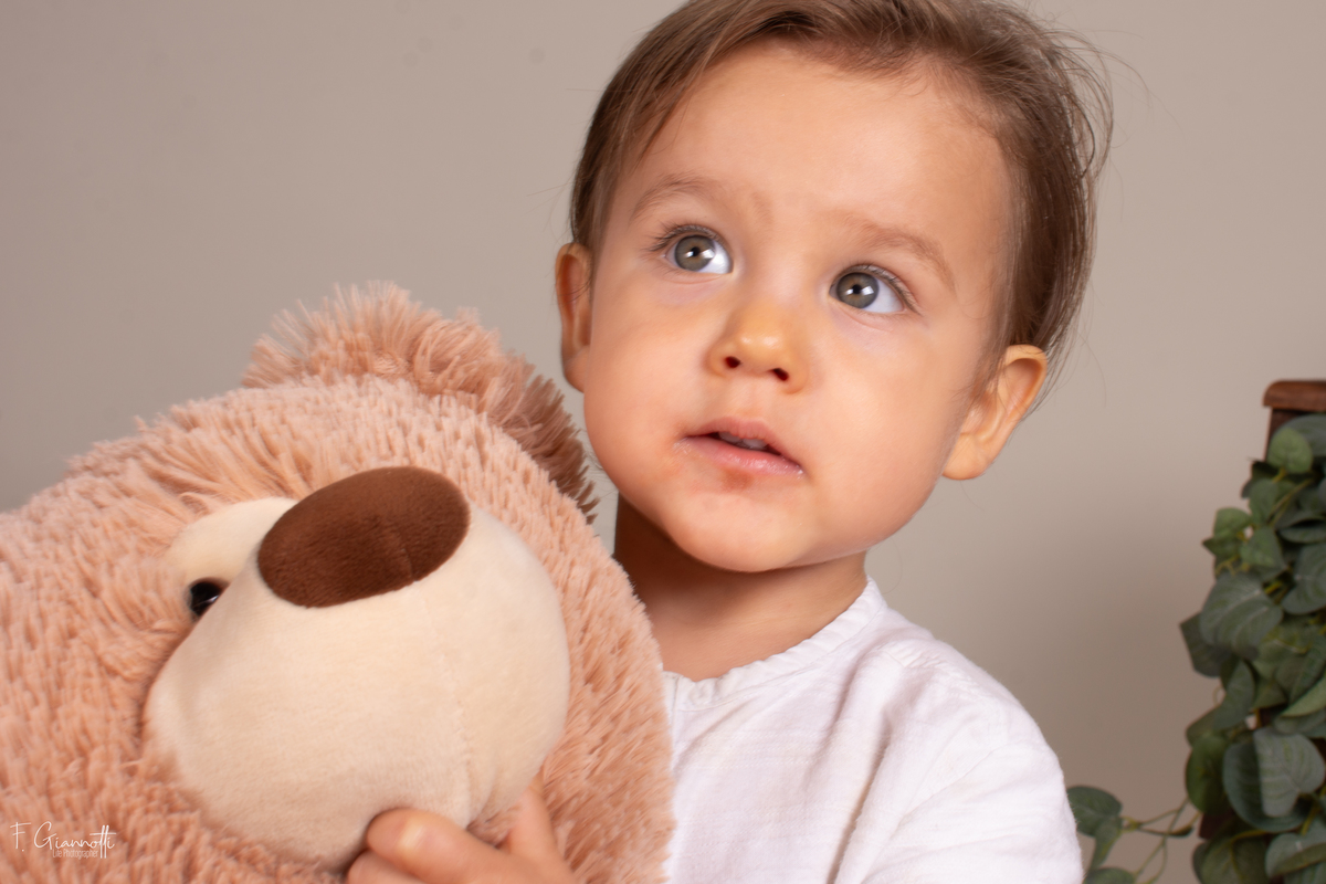 Retrato infantil con emoción. De esos momentos que se sienten.