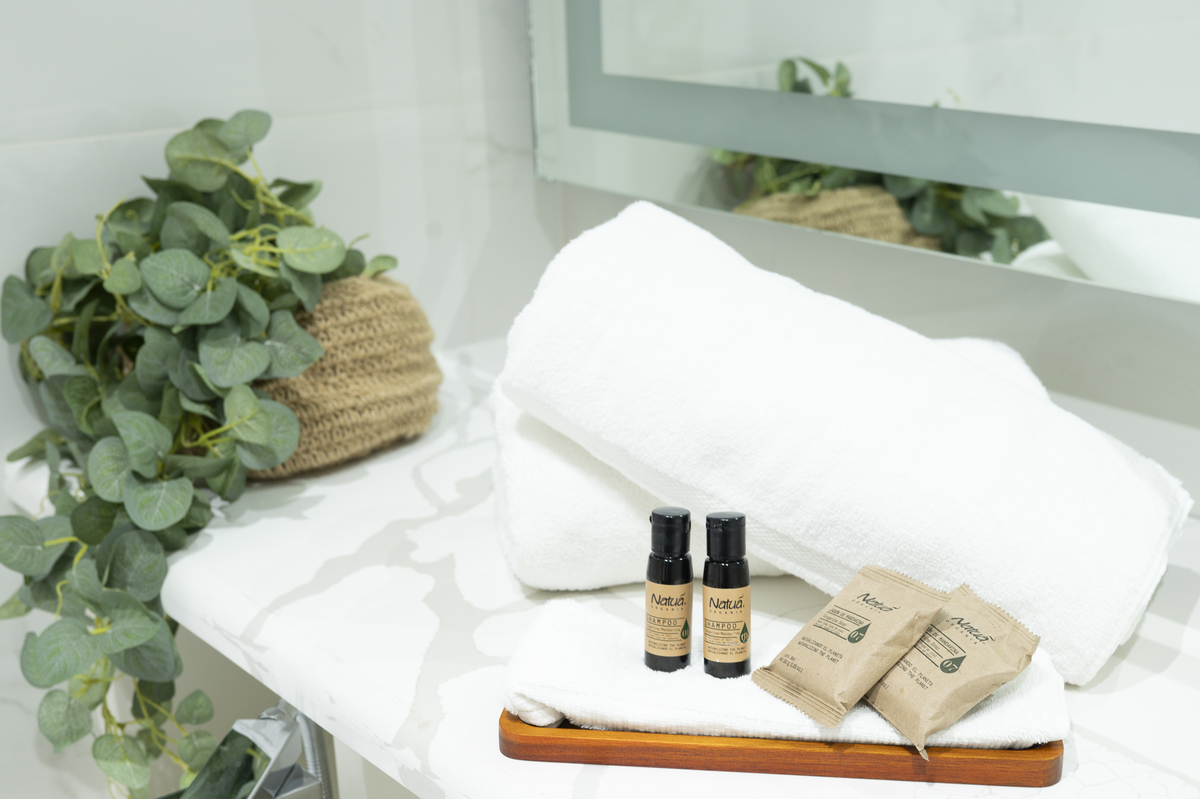 Elementos preparados para recibir con calidez, integrando funcionalidad y estética