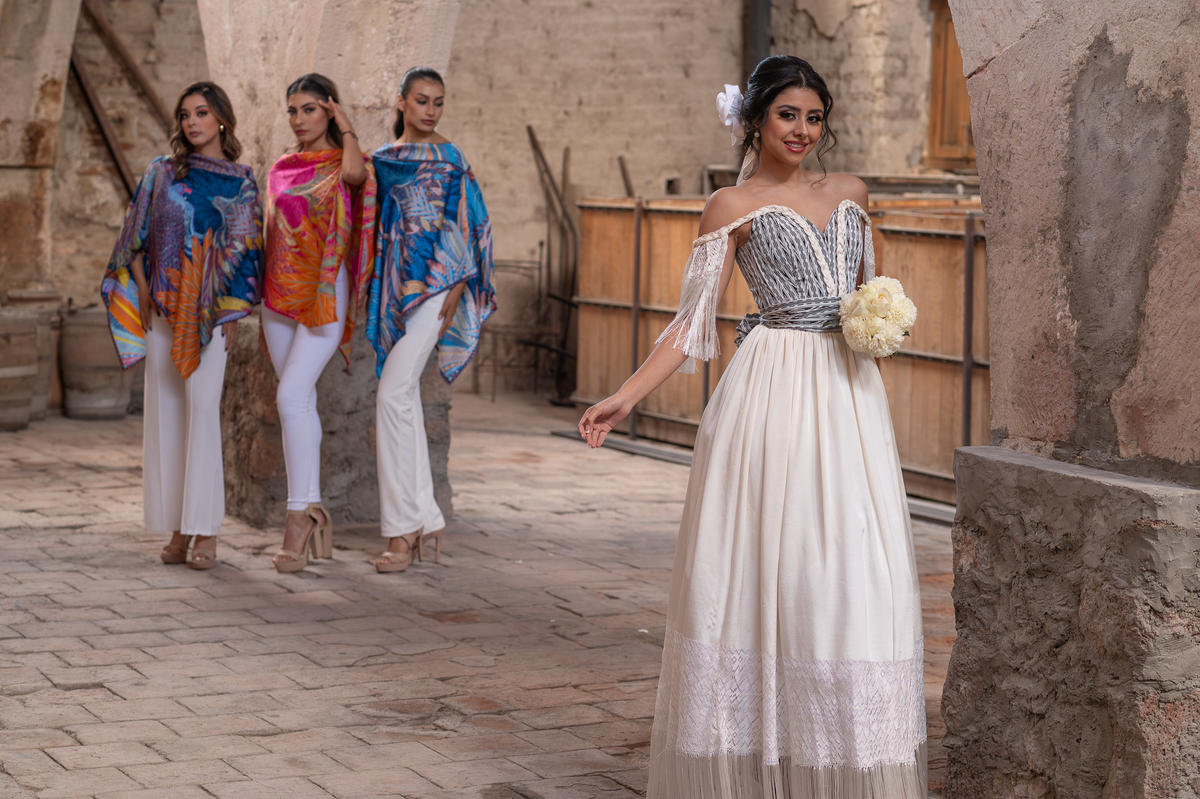 Fotografía editorial de colaboración entre marcas mexicanas Pineda Covalin y Nudo Mexico para Expo Boda en San Luis Potosí