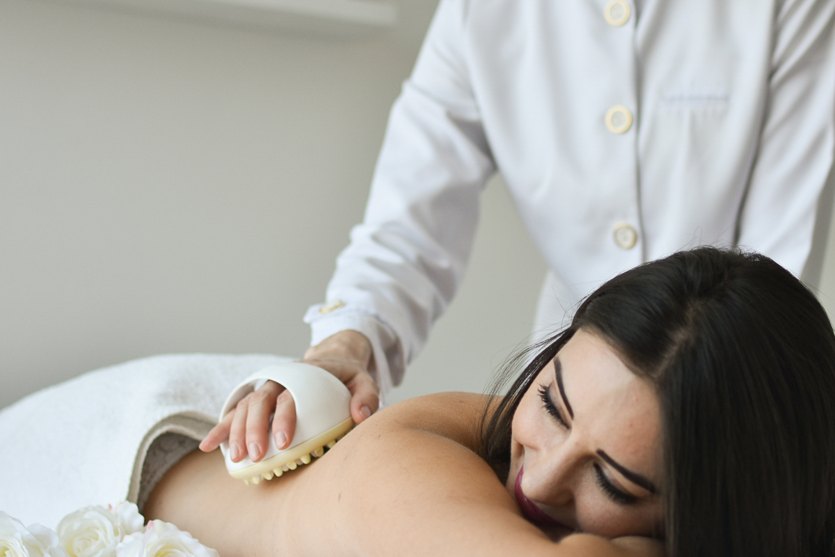 Experiencia de bienestar en spa con ambiente armonioso